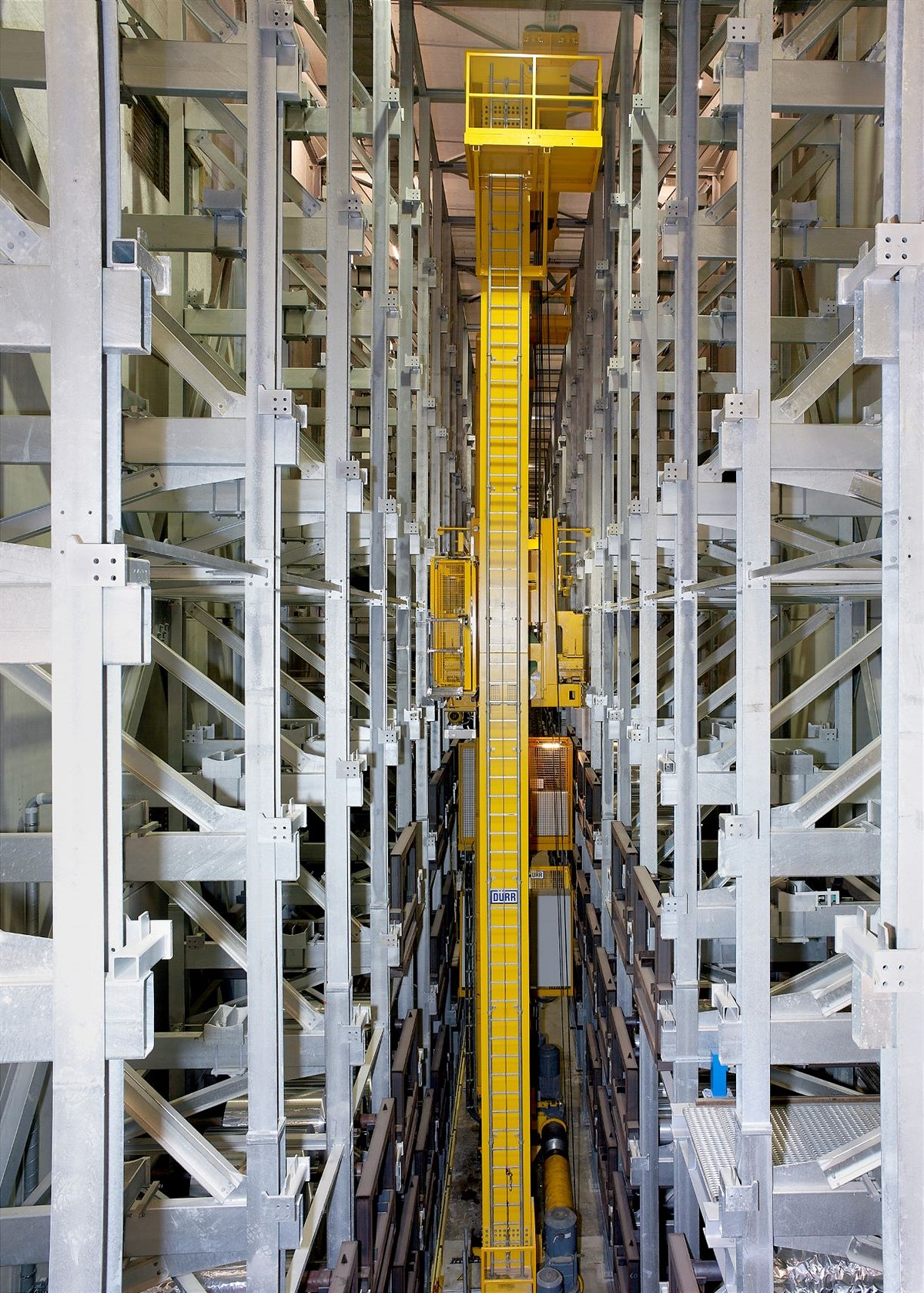 The fully automated high-bay warehouse in Weinburg ©Constantia Flexibles
